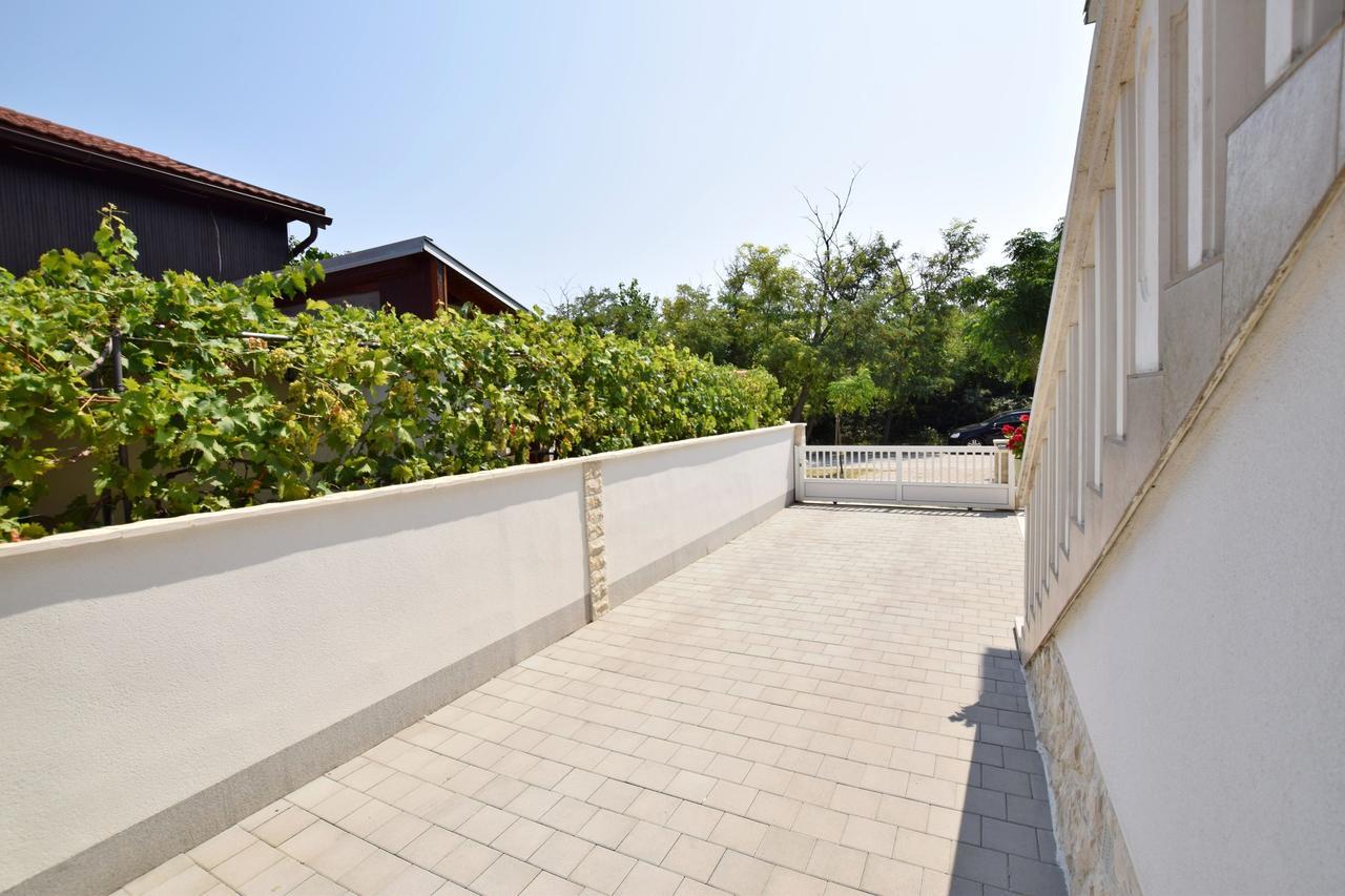 Apartment Diva Nin Zewnętrze zdjęcie